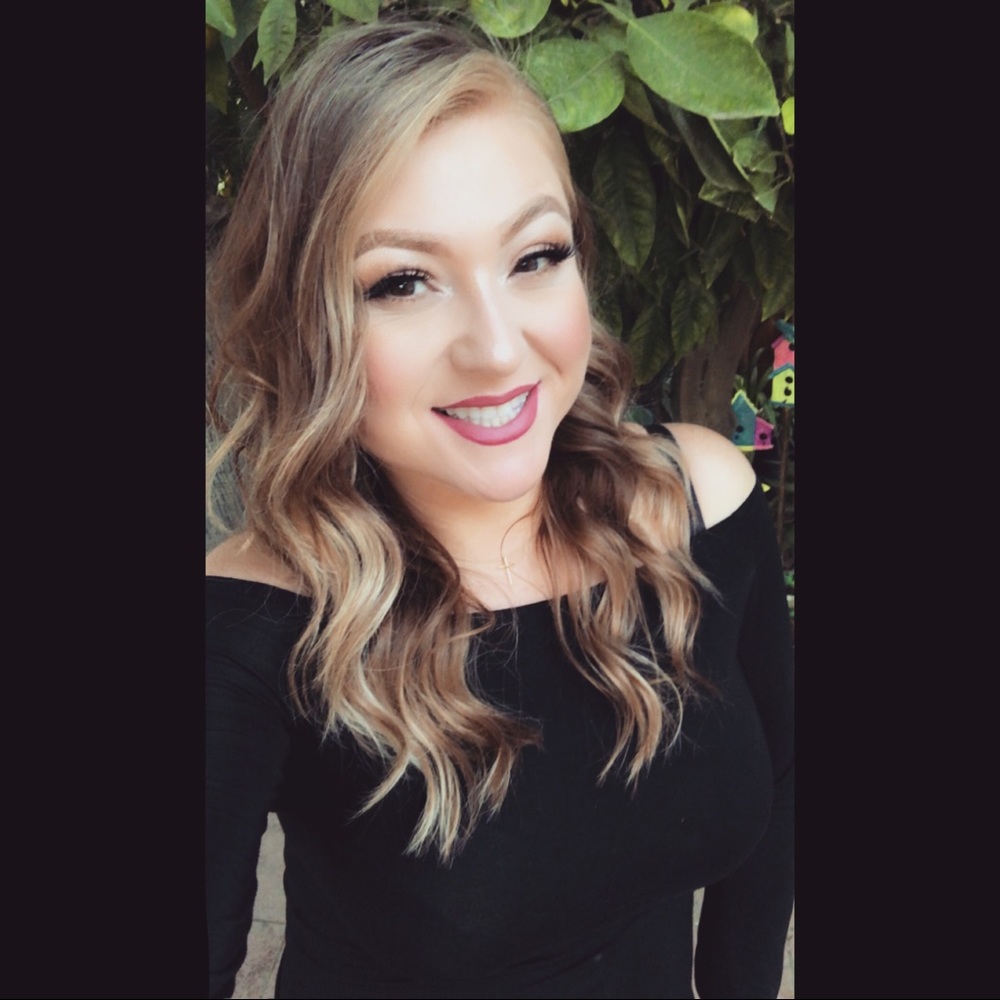 Meet your Posher, Monica!